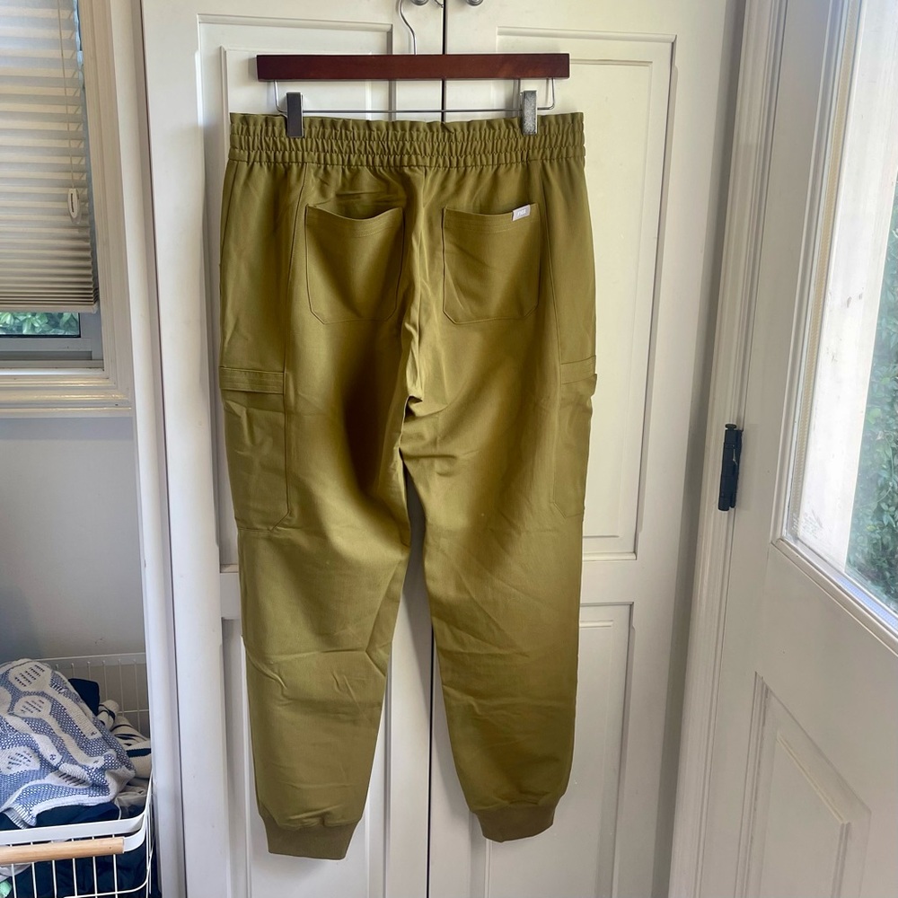 ✨ NWT Figs Lesage Jogger Size M Martini Olive - SOLD OUT Limited Edition - Picture 5 of 9